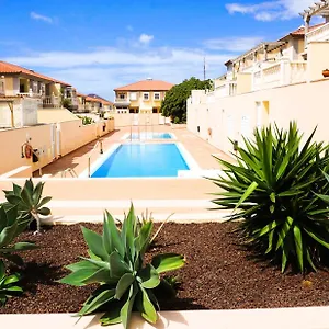 Guest house Casa La Sonrisa Shared House, El Medano (Tenerife)